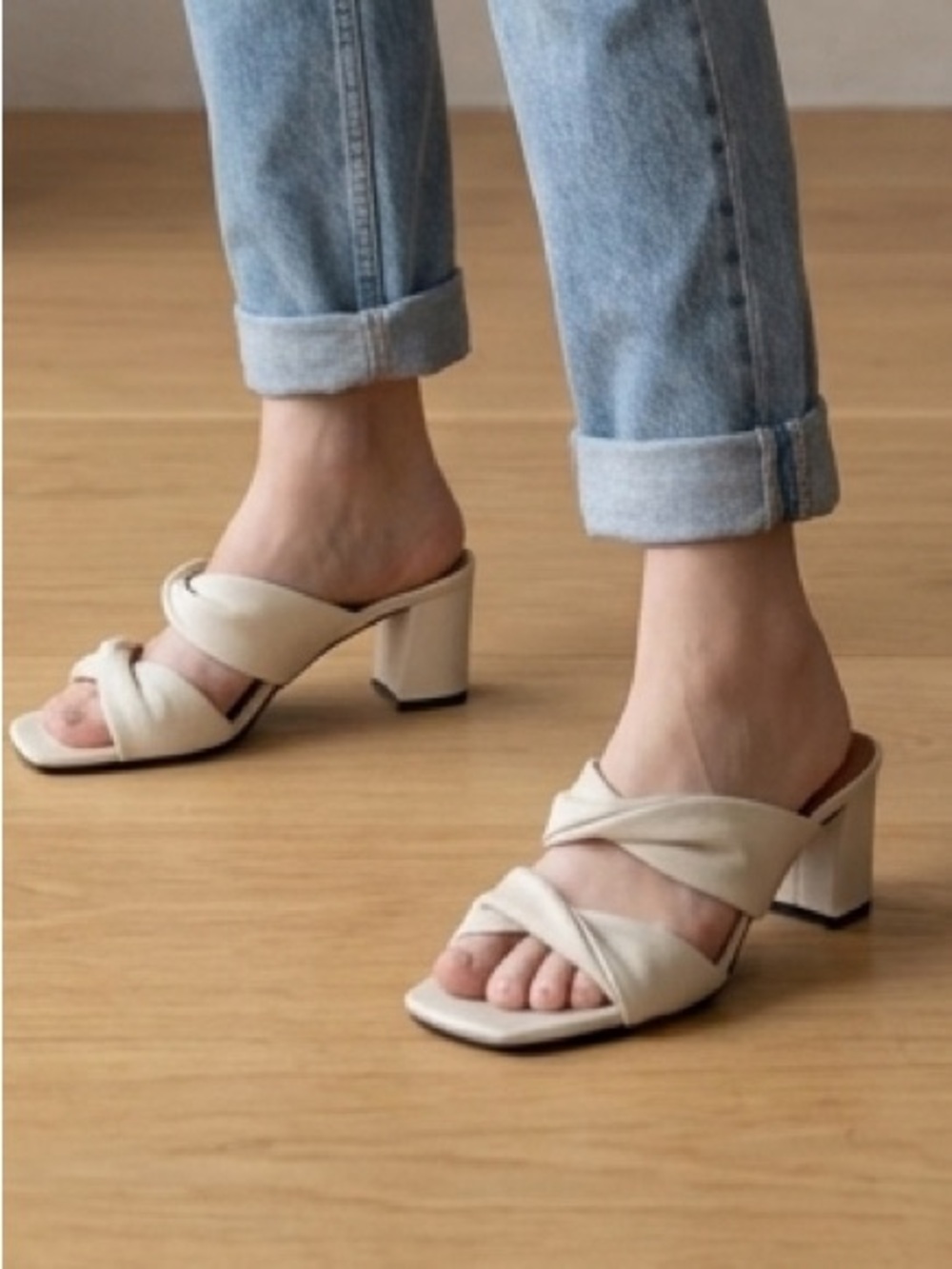 L’intervalle White Cream‎ Strappy Block Heel Leather Sandals Women’s Size 6.5 37